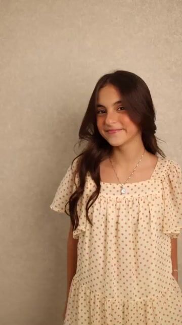 Video de Vestido em Chiffon Lara 8919