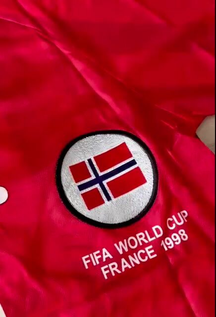 Video de CAMISETA NORUEGA 1998 TITULAR T. A. FLO 9