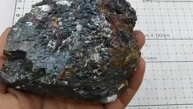 Video de Calcopirita con Esfalerita | Efecto Pavo Real 745 g