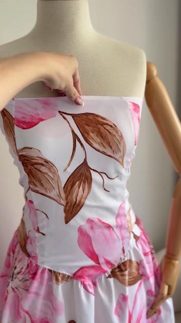 Vídeo de VESTIDO LONGO MARESSA FUNDO BRANCO C ROSAS