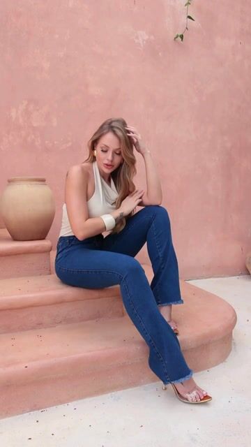 Video de Calça Jeans Feminina Abuziv Flare Leidy