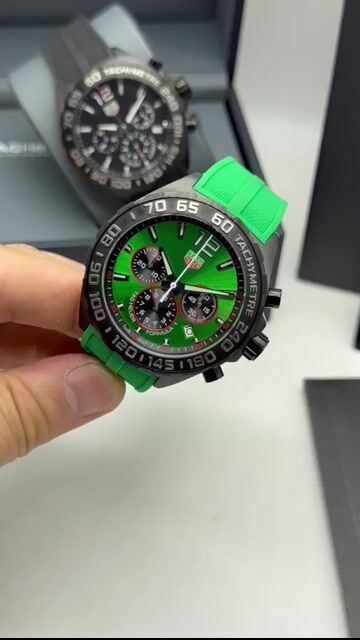 Video de TAG Heuer Fórmula 1 42mm - AÇO PRETO/MOSTRADOR VERDE - SILICONE