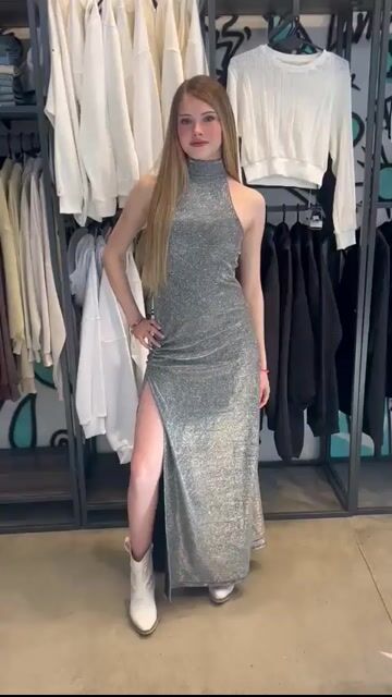 Video de VESTIDO LARGO GLITTER CUELLO SIN ESPALDA