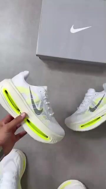Video de Nike Vomero Premium