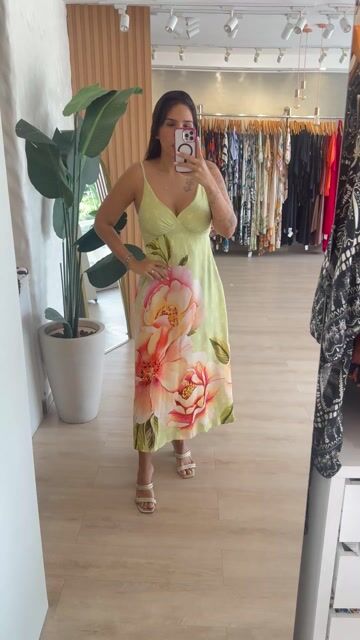 Vídeo de Vestido Milena Jardim Coral