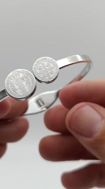 Video de Bracelete Prateado São Bento