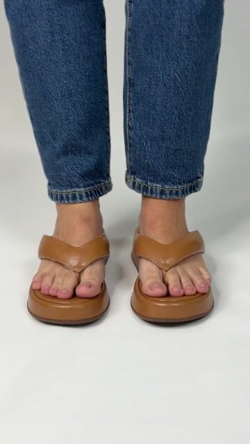 Vídeo de Raphaella Booz | Sapatos, Bolsas e Acessórios