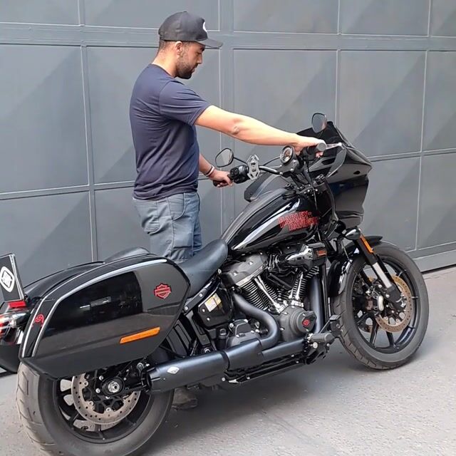Video de ESCAPE PHANTOM 2x1 - SOFTAIL M8
