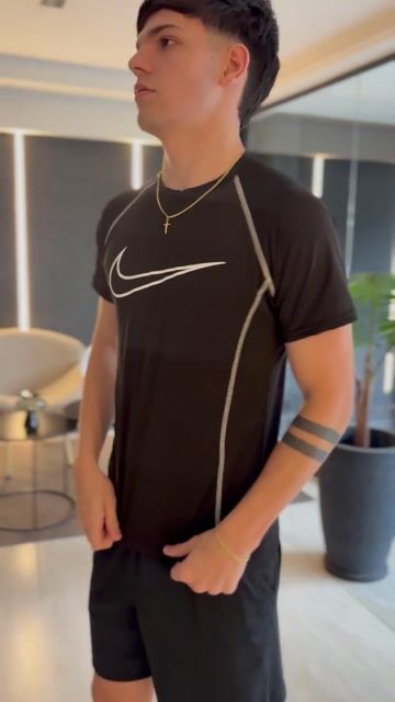 Video de REMERA NIKE FIT