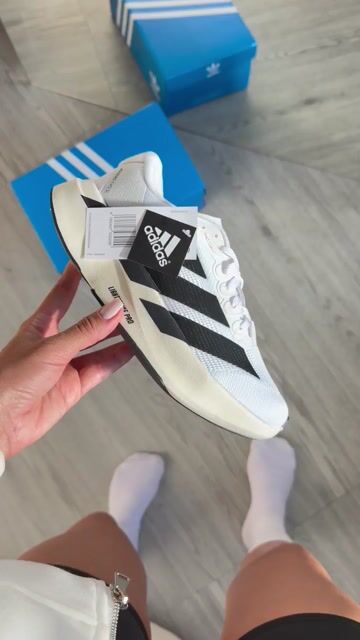 Vídeo de ADIZERO ADIOS PRO EVO SL BRANCO/PRETO