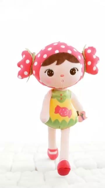 Video de METOO DOLL - BONECA KEPPEL 45CM CLÁSSICA - BALA ROSA