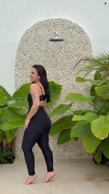 Vídeo de LYVARA
