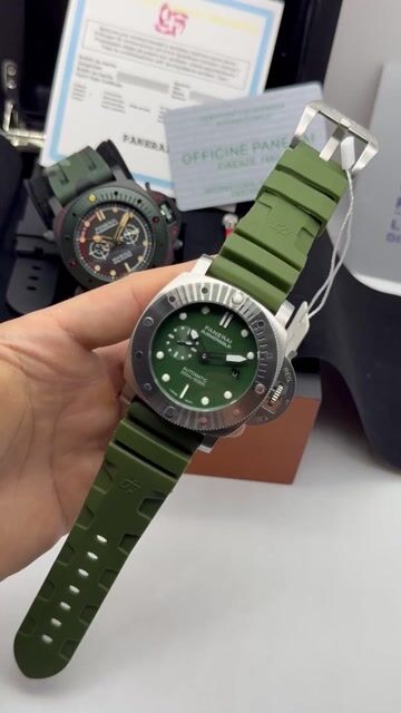 Video de Panerai Submersible 47mm - AÇO/MOSTRADOR VERDE - SILICONE