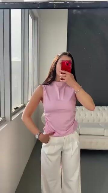 Video de MUSCULOSA DE LYCRA CON FRUNCE LATERAL Y CUELLO