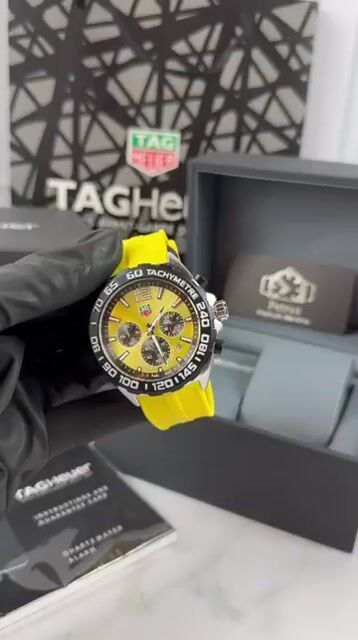 Video de TAG Heuer Fórmula 1 42mm - AÇO/MOSTRADOR AMARELO - SILICONE