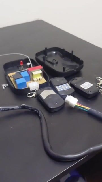 Vídeo de Central Porta Enrolar Mega Atron Receptor Controles Chicote