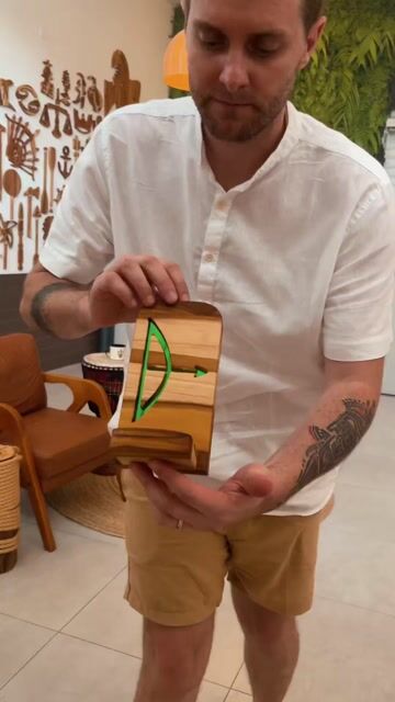 Vídeo de Porta Vela e Incenso Oxóssi - 20cm Alt