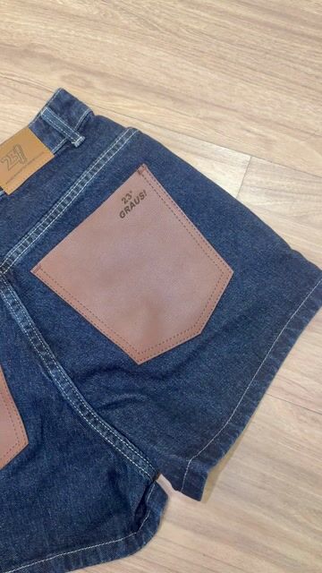 Vídeo de SHORTS JEANS BOLSO COURO 23 GRAUS
