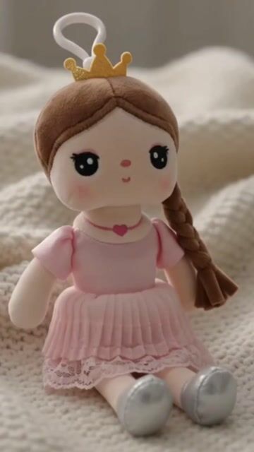 Video de MINI - METOO DOLL - BONECA 22CM ANGELA PRINCESA ROSA COM TRANÇAS