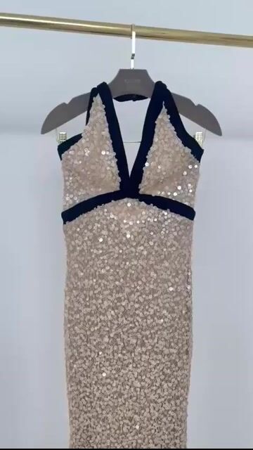 Video de VESTIDO CREME PAETE VIVIANE - CLOUDE