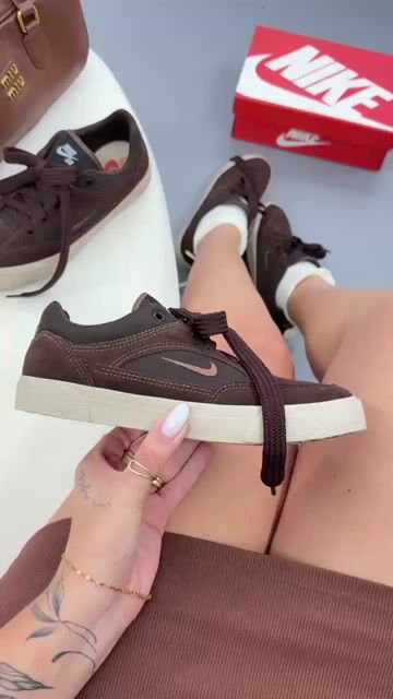 Vídeo de TÊNIS SB MALOR MARROM OFF WHITE EXCLUSIVO