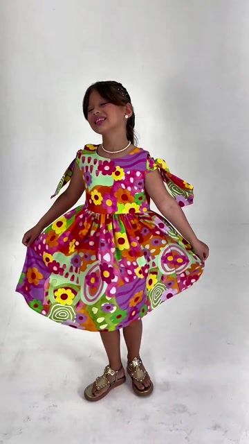Vídeo de Vestido Infantil Médio Estampado Floral Feminino - GISELLE