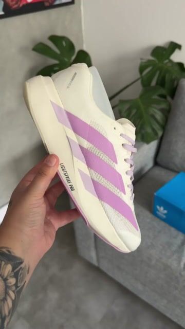Vídeo de Tênis Adidas Adizero Lavanda Moda Esportivo Feminino