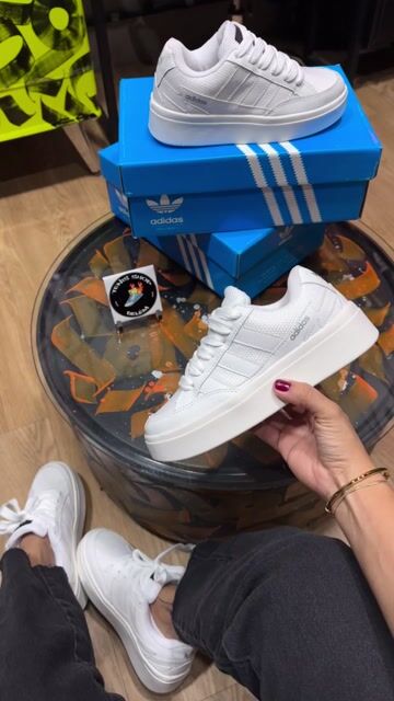 Vídeo de Adidas Wcard