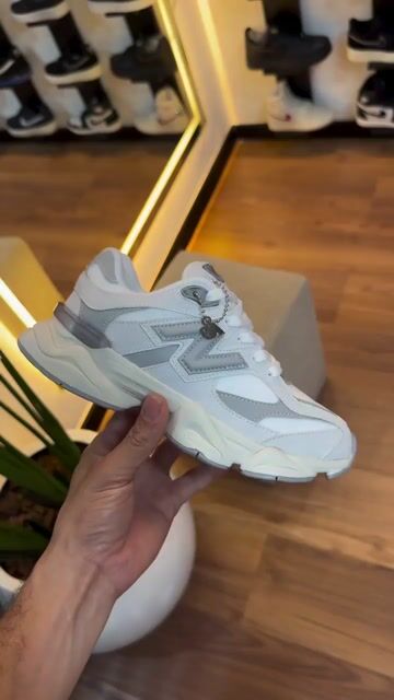 Vídeo de NB 9060 - Branco/Cinza/- Forma Menor