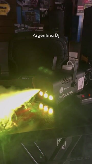 Video de Maquina de Humo con luz led 400 Watts