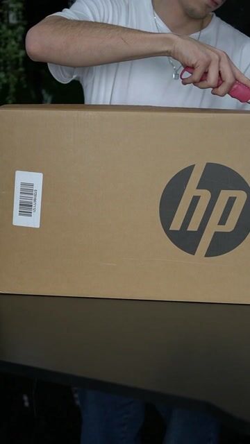 Video de Notebook HP Pavilion 17 Ryzen 5 7520U 8GB 512GB SSD 17.3 FHD W11 Silver