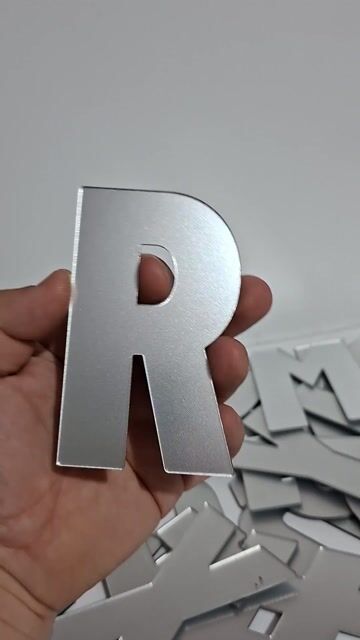 Video de Letras e Números em Acrilico Aluminizado ou Dourado - 10cm de altura