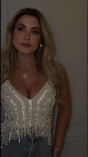 Vídeo de CROPPED PALOMA