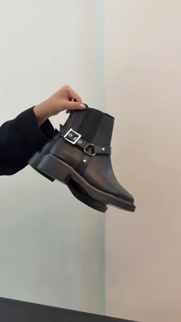 Video of Donoso Shoes
