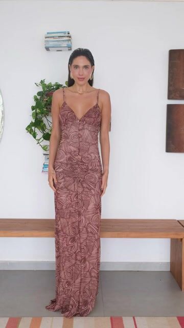 Vídeo de VESTIDO LONGO TULE FRANZIDO ÉDEN