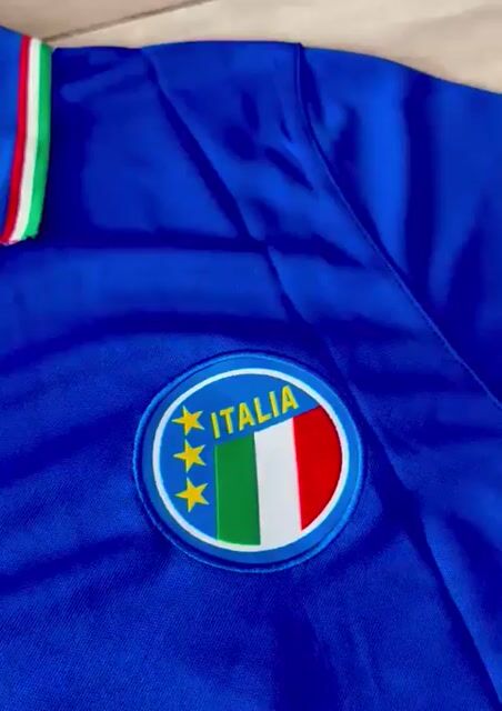 Video de CAMISETA ITALIA 1990 TITULAR 15 (BAGGIO)