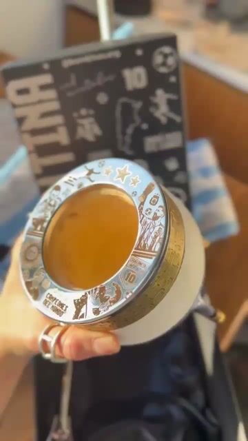 Video de MATE MUNDIAL IMPERIAL PREMIUM INTERIOR CALABAZA GRABADO EN VIROLA + CAJA PRESENTACIÓN GRABADA + BOMBILLON COPA MUNDIAL