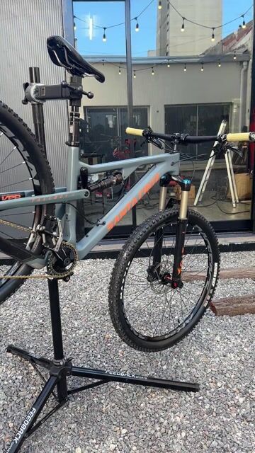 Video de BIICCLETA SANTA CRUZ TALLBOY CARBONO