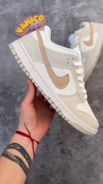 Video de Dunk SB Low Glitter Beige