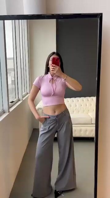 Video de CROP TOP CUELLO ORIENTALMANGA CORTA GOTA DELANTERA