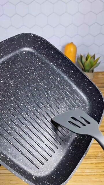Video de Set Bifera Wok Carol Antiadherente Granito Negro Induccion