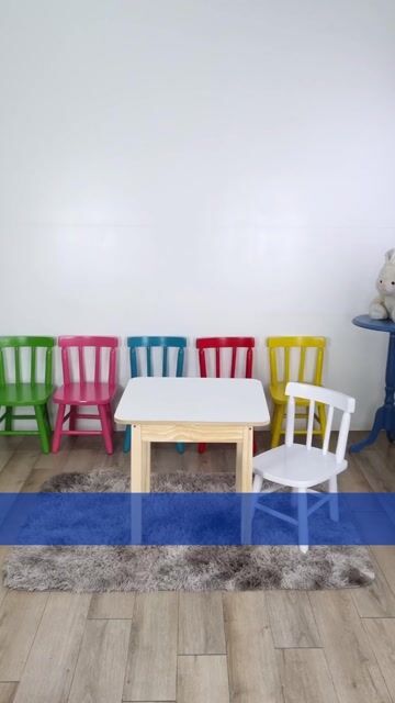 Vídeo de Conjunto Mesa Infantil kit Mdf 60x60 Com Baú com 2 Cadeira Cadeirinha Infantil Colorida Dalas Torneada