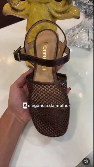Video of SANDÁLIA FEMININA RASTEIRA TELA METALIZADO MARROM FERRUCCI 2512001LC