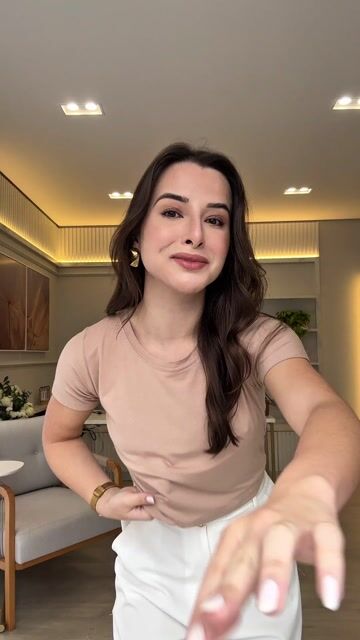 Vídeo de BLUSA DE AMAMENTAÇÃO NUDE