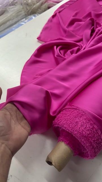 Vídeo de Tecido Cetim Toque de Seda Fosco - Rosa