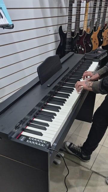 Video de Piano Digital Sunset Music Sp700 88 Teclas Con Mueble