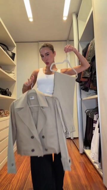 Vídeo de Calça Claire Bege