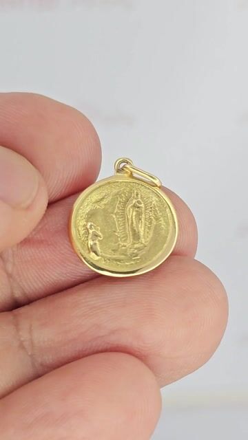 Video de Dije Oro 18k Medalla Virgen De Lourdes 15 Mm Rbt - C2395