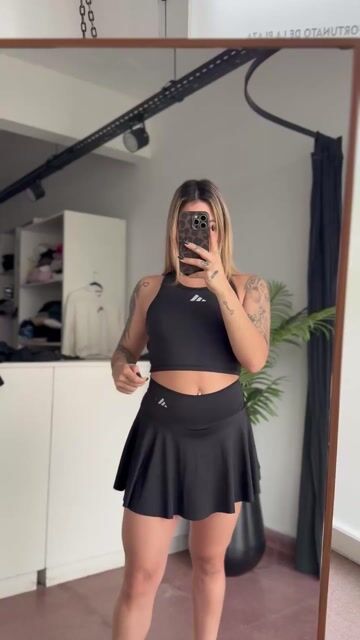 Video de Short pollera Ad