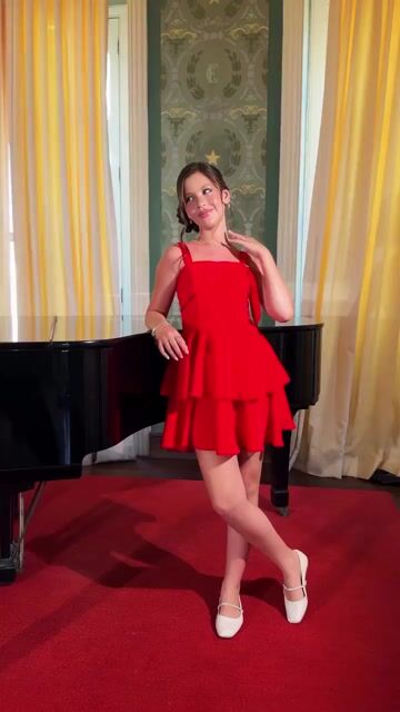 Video de PRONTA-ENTREGA Vestido Belle Vermelho